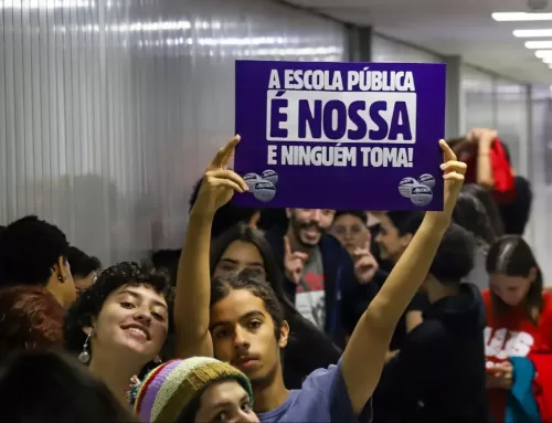 Estudantes são barrados na Alesp durante votação da PEC de Tarcísio que corta quase R$10 bi da Educação