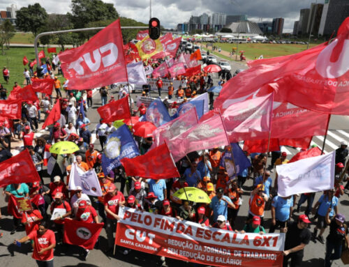 Sindicato da Alimentação de SJC marca presença na Marcha da Classe Trabalhadora em Brasília