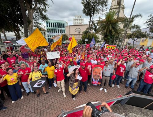 Sindicato participa de ato do 1º de Maio e reforça defesa do fim da escala 6×1